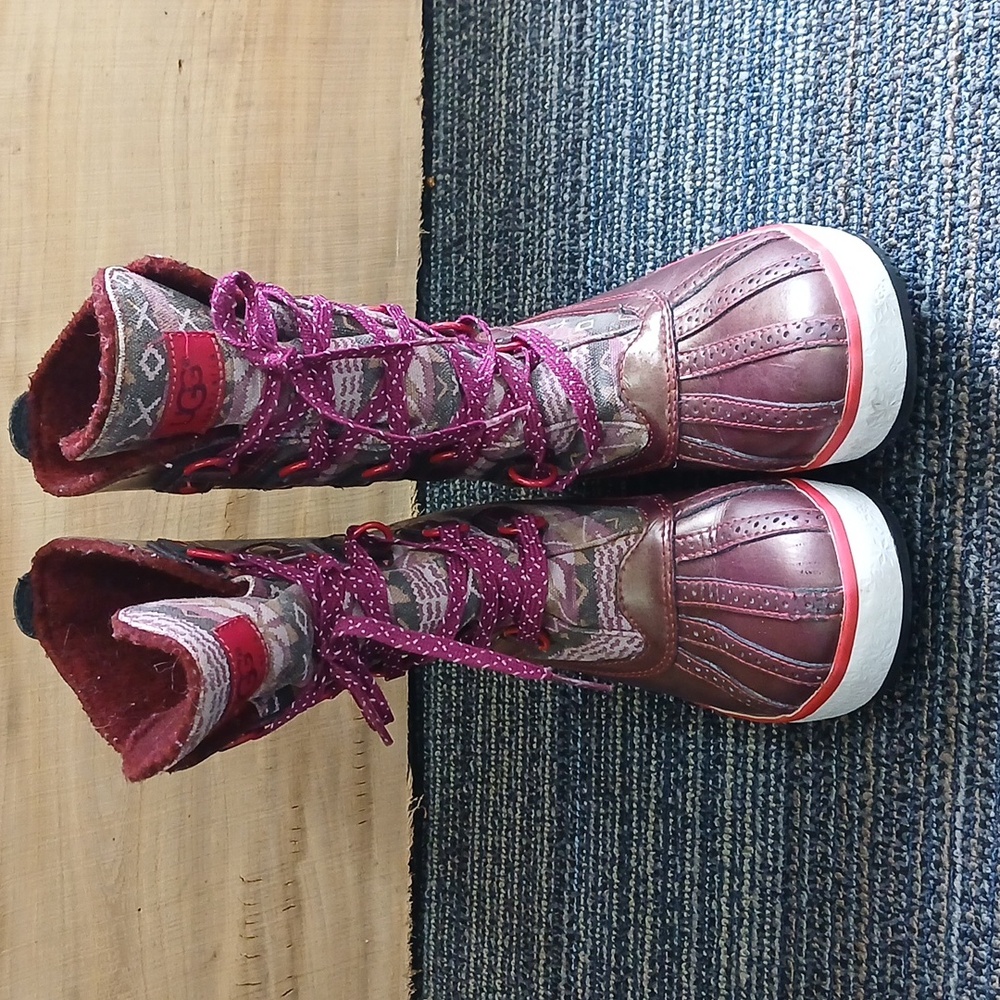 UGG Baroness Sugar Plum Nordic Waterproof Boots Size 5 Limited Edition - Picture 2 of 9